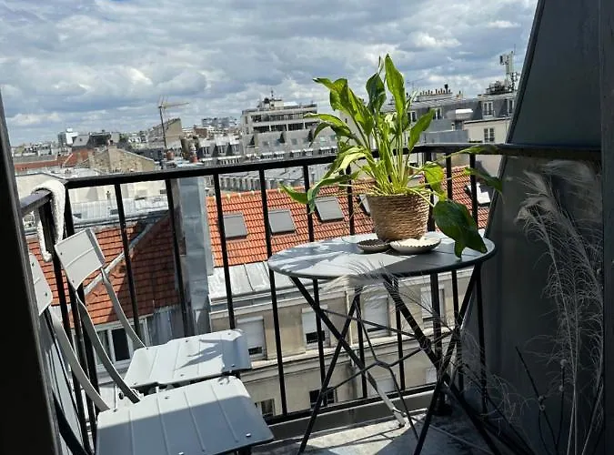 Apartment Studio Entierement Renove Place De La Bastille Paris